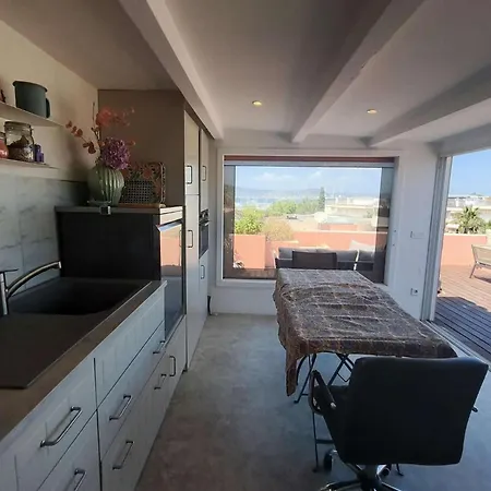 Appartement Toit-terrasse D'exception Avec Vue A Deux Pas A Pied De St Tropez