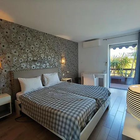 Apartment Toit-terrasse D'exception Avec Vue A Deux Pas A Pied De St Tropez *